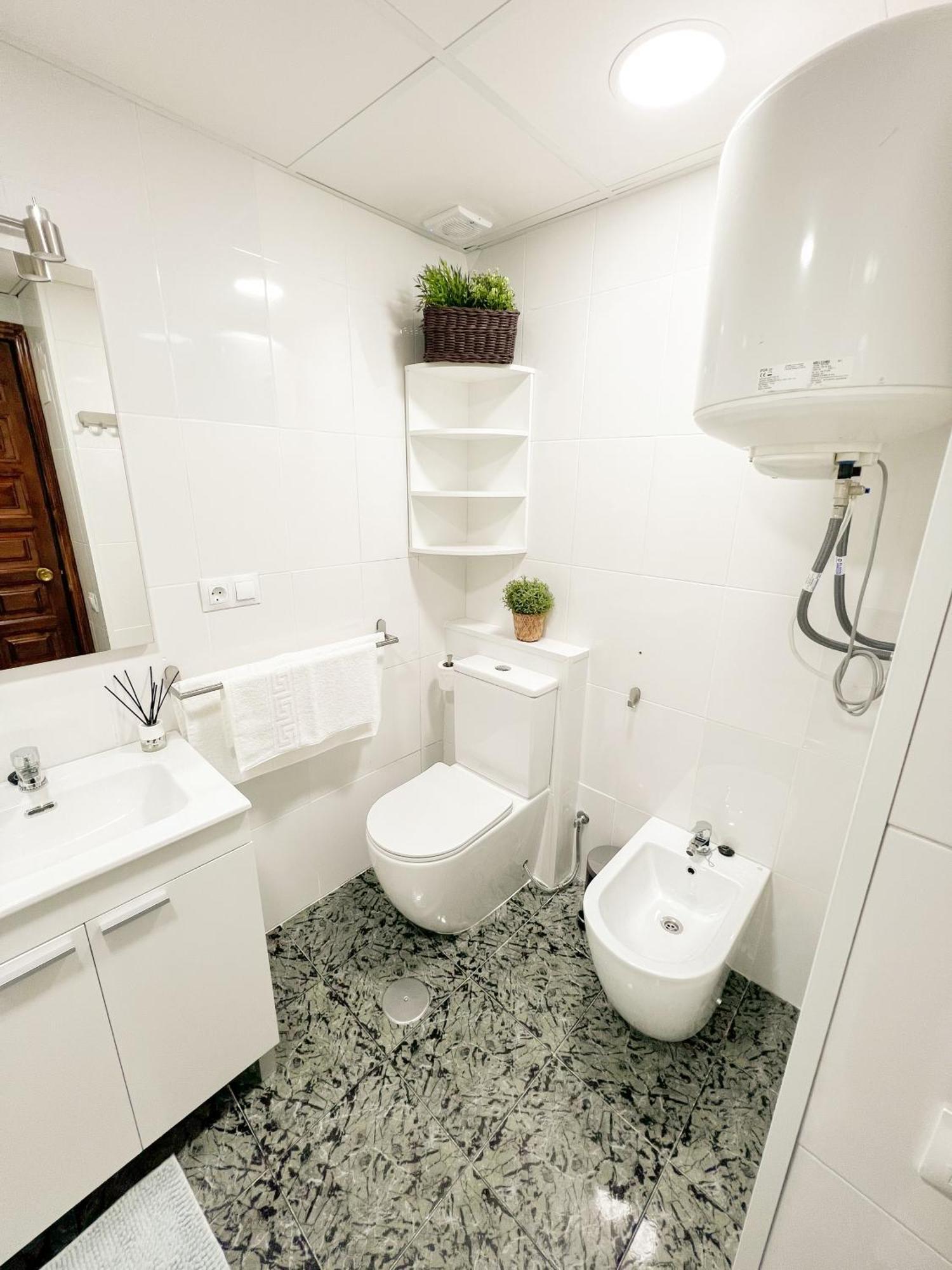Apartamento Cozy And Bright Flat With Pool Torremolinos Exterior foto