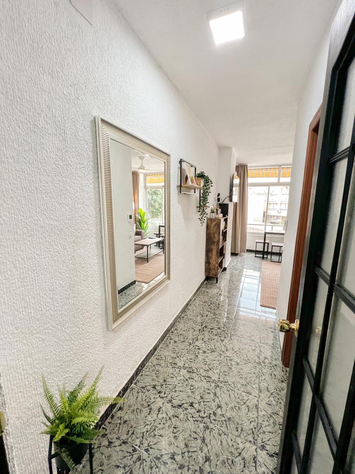 Apartamento Cozy And Bright Flat With Pool Torremolinos Exterior foto