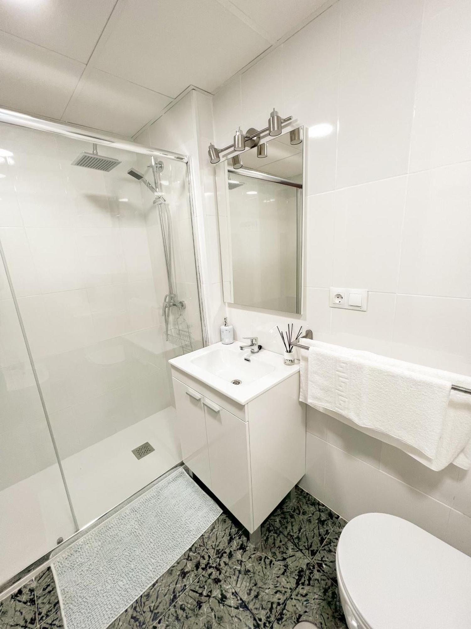 Apartamento Cozy And Bright Flat With Pool Torremolinos Exterior foto