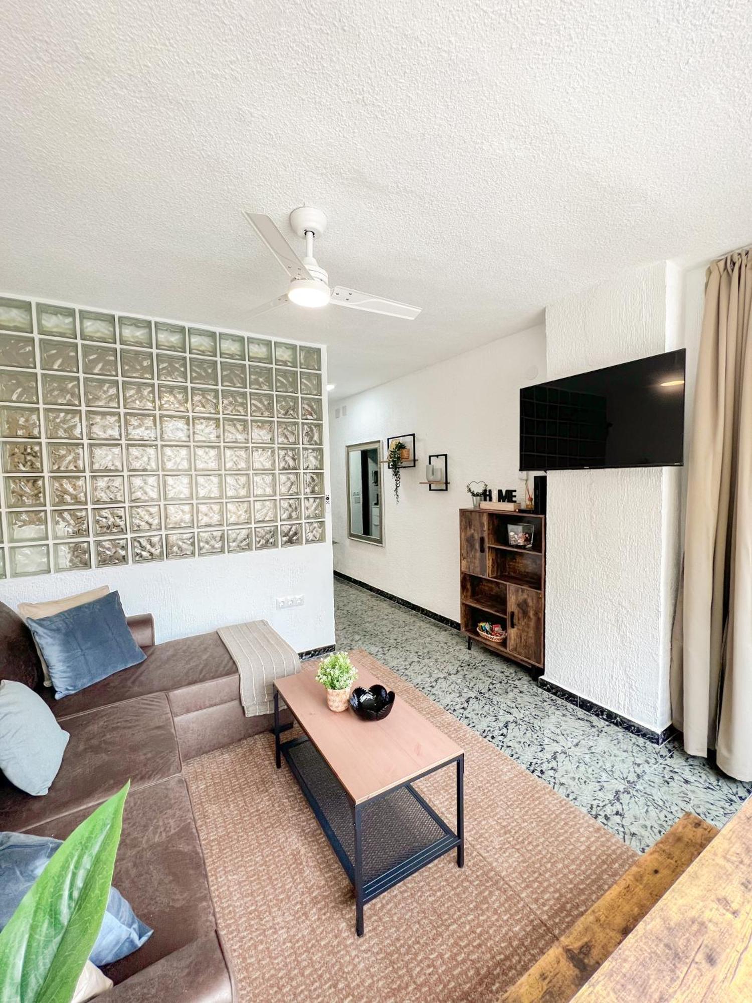 Apartamento Cozy And Bright Flat With Pool Torremolinos Exterior foto