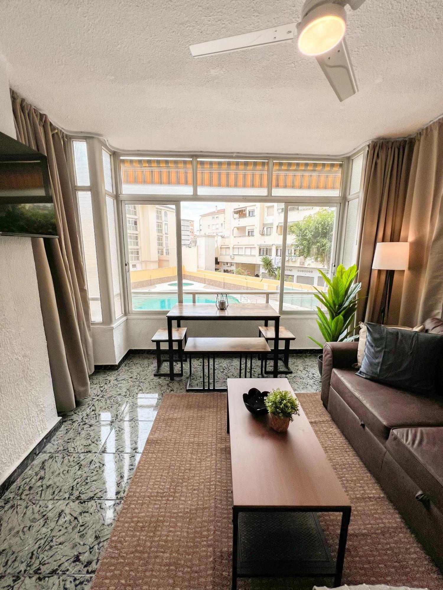 Apartamento Cozy And Bright Flat With Pool Torremolinos Exterior foto