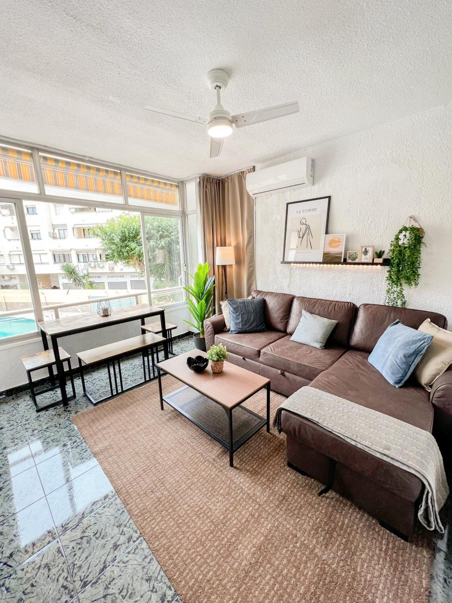 Apartamento Cozy And Bright Flat With Pool Torremolinos Exterior foto